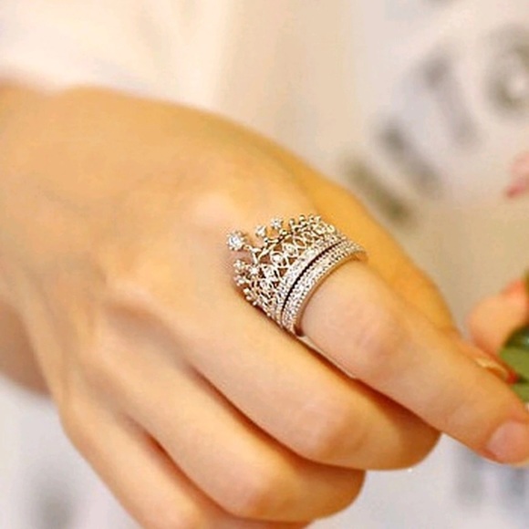 925 Silver Plated Princess Crown Ring 8 - Picture 3 of 3